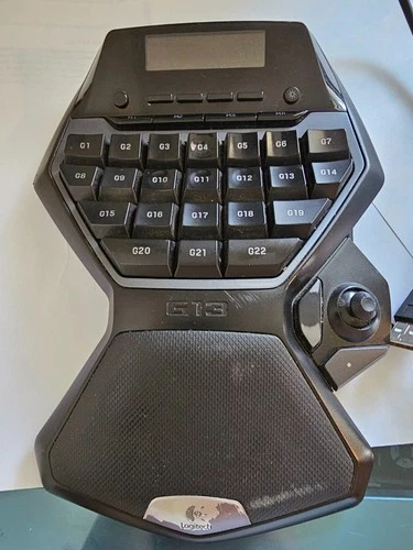 Logitech G13 Advanced Programmable Gameboard with LCD Display Black Y-U0002