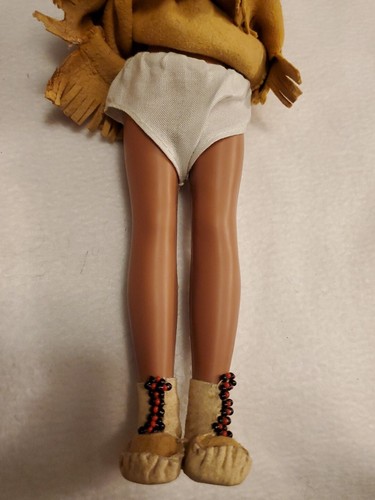 VTG Native American Indian Woman 11" Carlson Doll w beaded coat leather dress - Picture 9 of 14