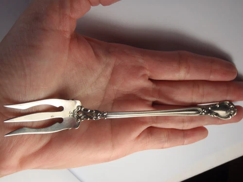 Chantilly by Gorham Sterling Silver Pickle Fork 3-tine 5 3/4"