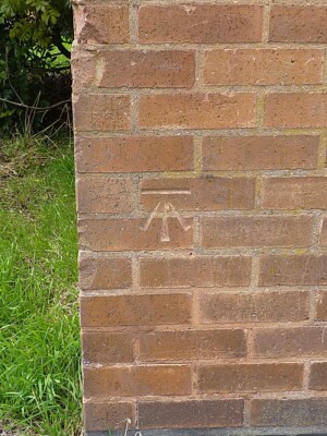 Photo 6x4 OS benchmark - Kingshurst, building on Arran Way Gilson An OS c c2015