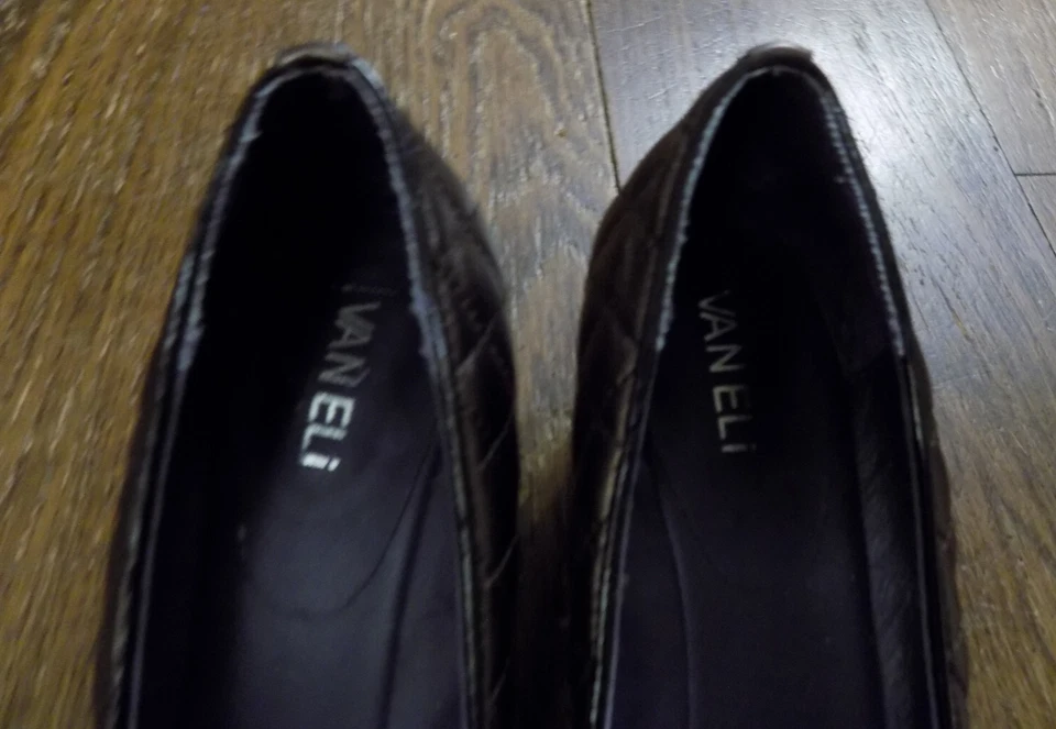 Vaneli Metálico Bronce Acolchado con Negro Charol Puntera Ballet 2" Tacones de Cuña 9 Foto 3 de 4