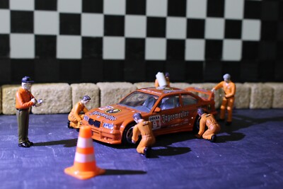 TSM PIT Crew 1:43 Figurines 6 Figuren SET Team  Jägermeister  in Falschpackung &