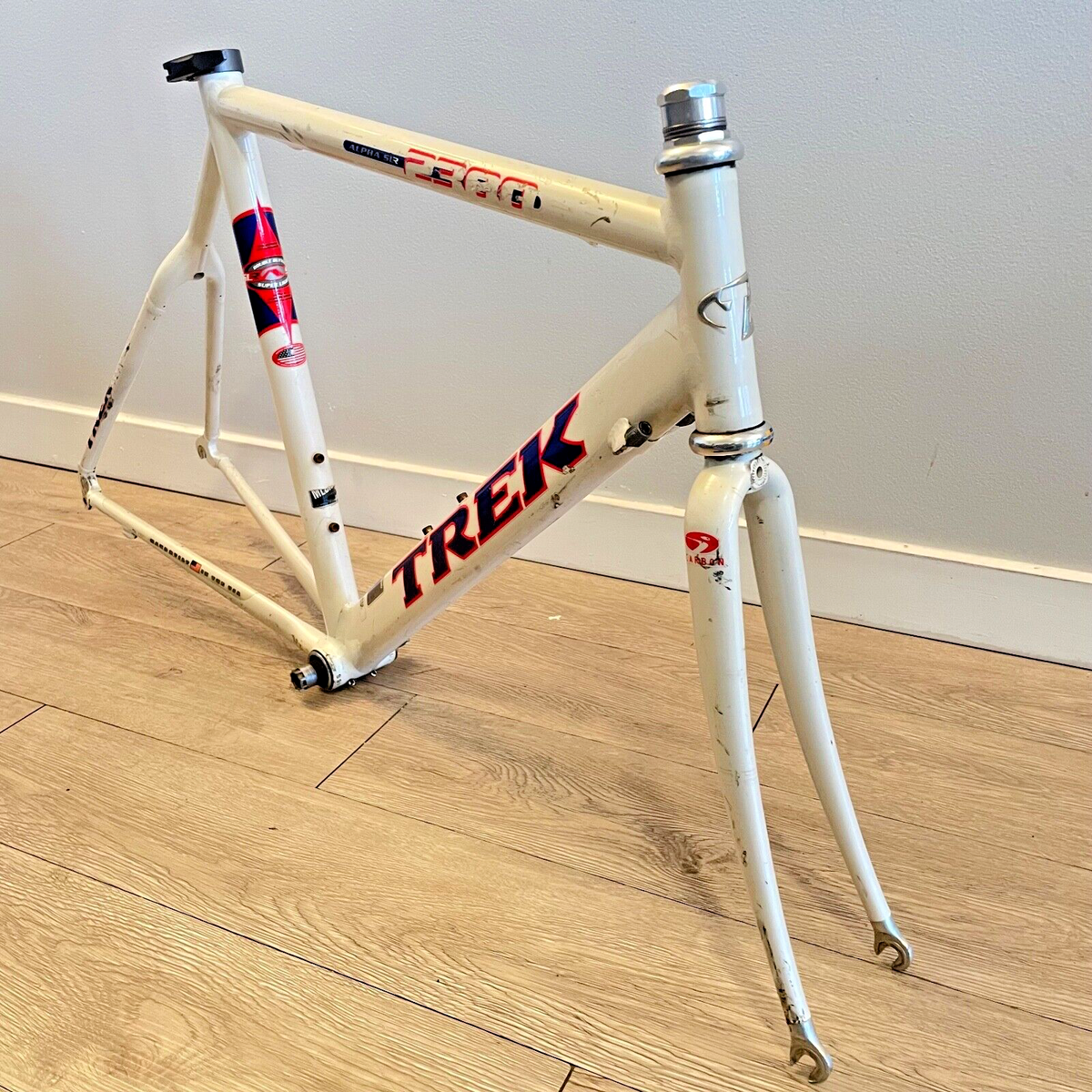 Trek 2300 Alpha SLR 52cm Road Bike Frame 650c White Vintage Trek 2300 Alpha SLR 52cm Road Bike Frame 650c White Vintage