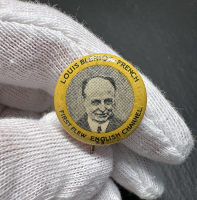 VINTAGE LOUIS BLERIOT FRENCH FIRST FLEW ENGLISH CHANNEL 33 IMAGE PIN BUTTON G424
