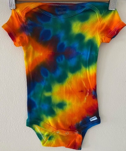 Nuevo Tie Dye 6-9 meses Gerber Onsies 100% algodón manga corta todas las estaciones todos los días - Imagen 12 de 15