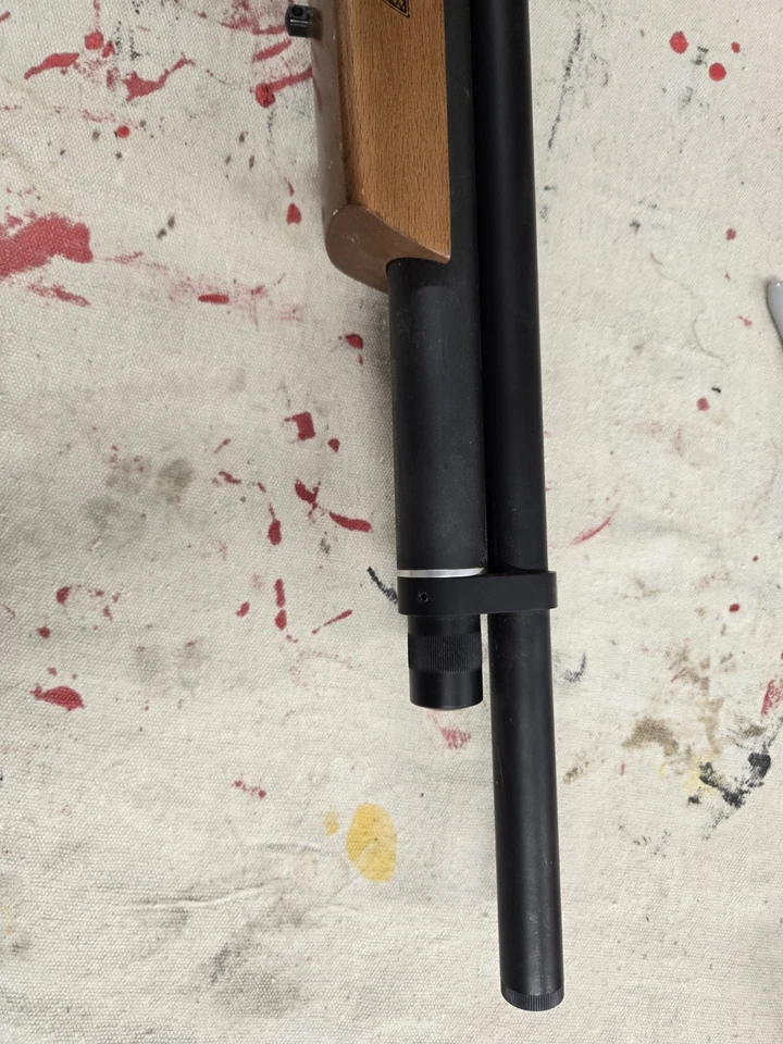 Culata de madera Benjamin Marauder .177 sostiene y dispara Foto 4 de 4