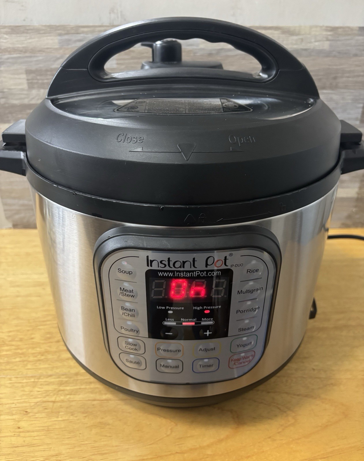 Instant Pot IP-DUO60 V2 6-Qt 7-in-1 Electric Pressure Cooker, Black/Silver