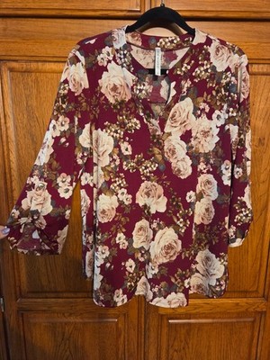 Dear Scarlett Lizzy M fits Lg Top Blouse 3/4 Tab Sleeve V-Neck Burgundy Floral
