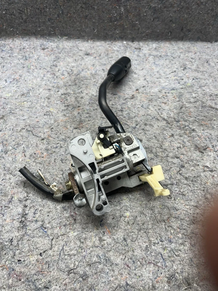 Conjunto de palanca de cambios automática montada en columna de dirección Nissan Titan 2004-2015 Foto 3 de 4