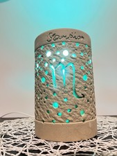 Lampada artigianale pietra Leccese con intarsio segno zodiacale Scorpione