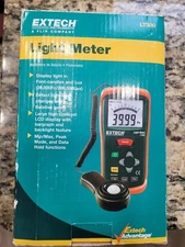 Extech LT300 Light Meter With Backlight  Excellent Condition + Case + Manual
