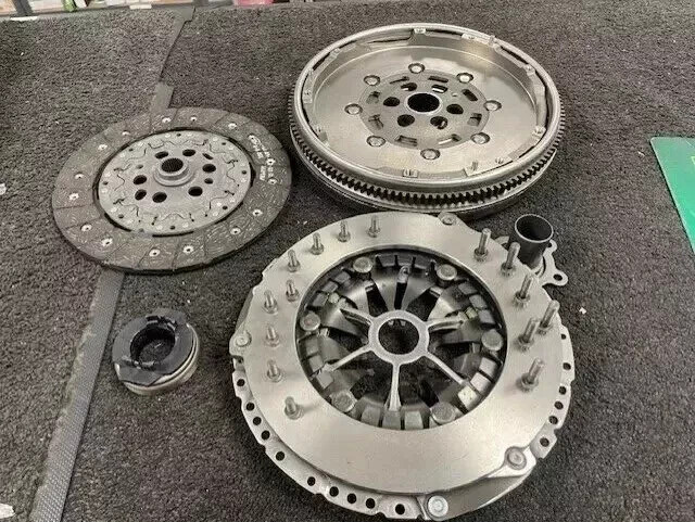 TOURAN LEON 1P OCTAVIA SUPERB 1Z 3T 1.9TDI DUAL MASS FLYWHEEL + CLUTCH  KIT