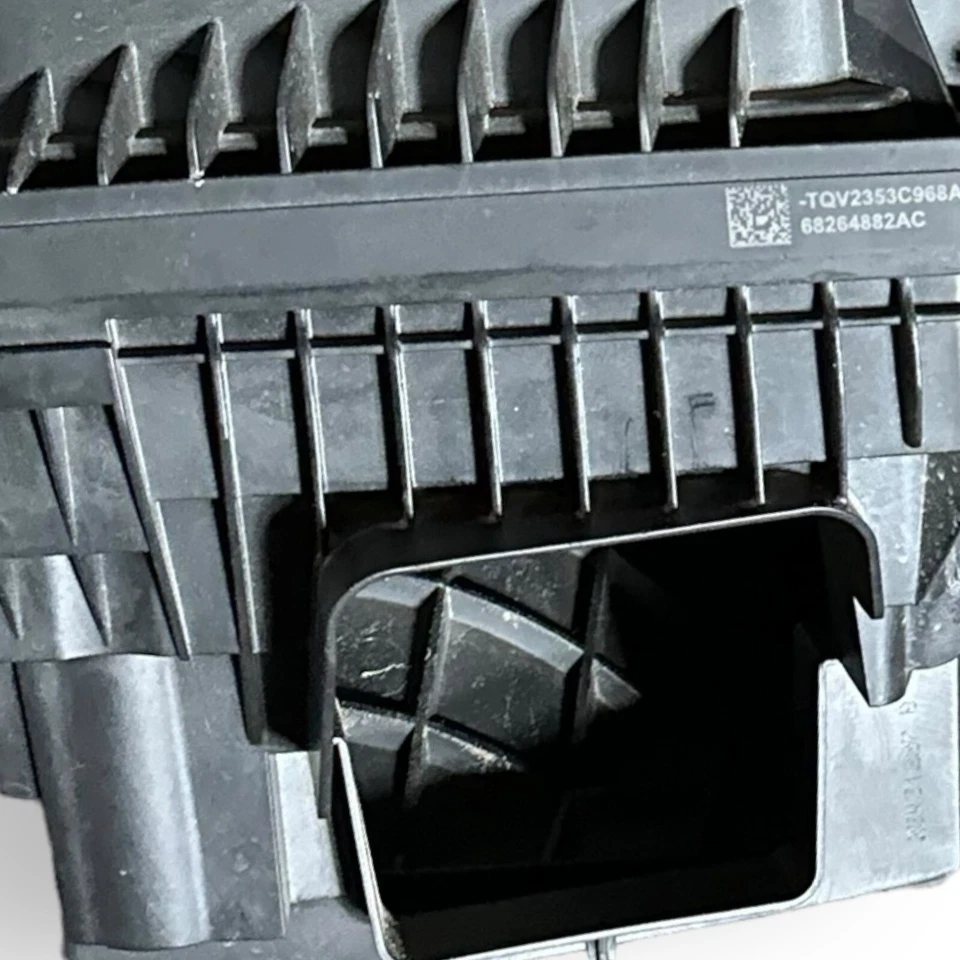 Original OEM 2019-2024 Dodge RAM 1500 5,7 L Filtro de aire Caja Filtro y entrada de aire Foto 4 de 4