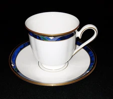 LENOX excellent ROYAL KELLY FOOTED CUP AND SAUCER Debut green blue tea coffee
