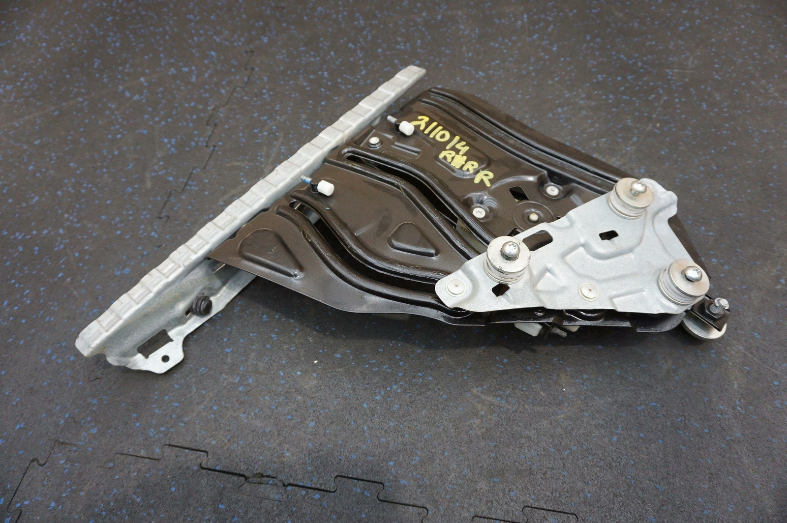 Rear Right Quarter Window Regulator & Motor 69845100 OEM Ferrari California & T