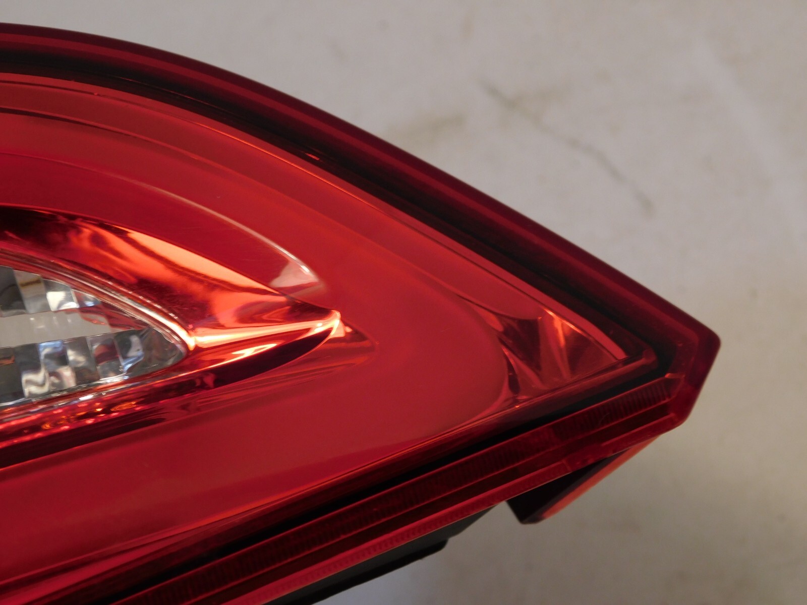 14-21 Maserati Quattroporte Rear RIGHT Side INNER Taillight Lamp TRUNK PASSENGER