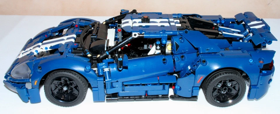 LEGO Technic 42154 2022 Ford GT, photo 3 of 5