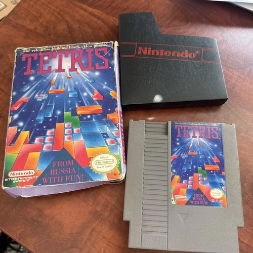 Nintendo Tetris NES , 1989 Game cartridge, Sleeve, Box And Cart, No Manual