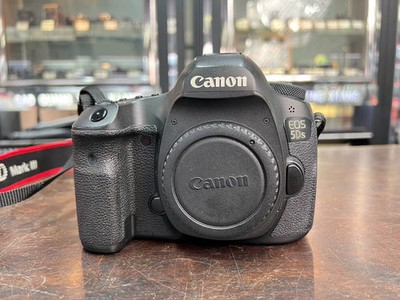 Canon EOS 5Ds 50.6 MP Body Digital Camera Body with Accessories -90-95% New