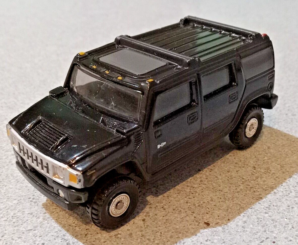 Tomy Tomica 2004 Hummer H2 Wagon Diecast SUV (Opening Rear Door) - Image 3 of 4