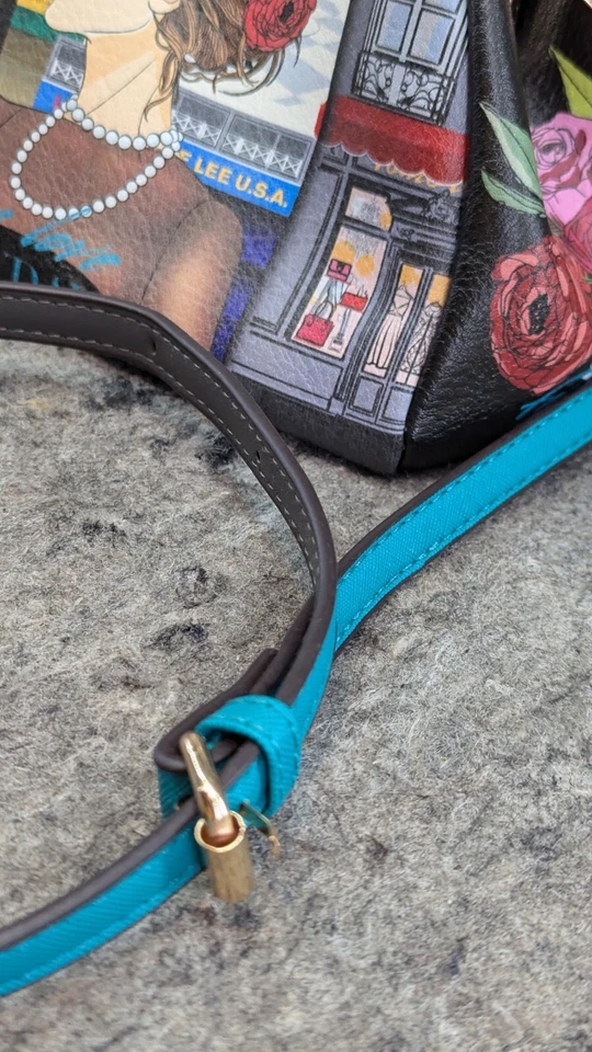 Bolso Bandolera Cartera Nicole Lee U.S.A. "Fall in Love Everyday" Emily in Paris Foto 4 de 4