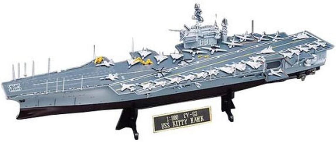 USS Kitty Hawk CV-63 Carrier US NAVY 1/800 Scale Plastic Model Kit