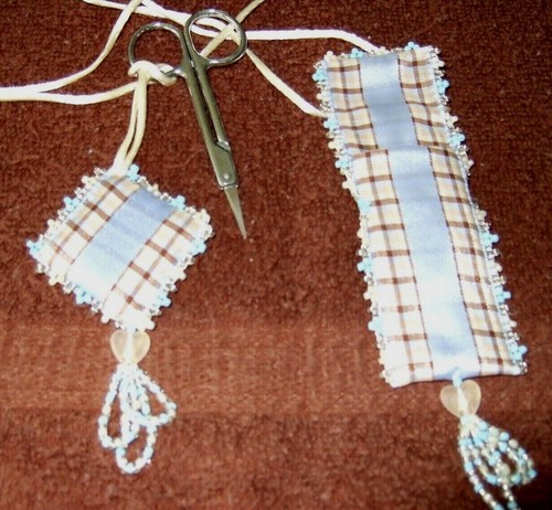 Lt Blue & Ivory Checks Beaded Ribbon Scissor Case & Pincushion W/ Scissor - NEW - Picture 2 of 2