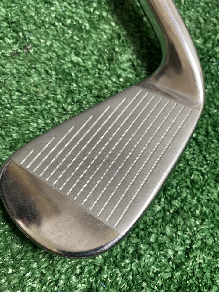 Taylormade R11 6 Iron Fujikura Motore 65g Graphite Regular Flex RH - Image 4 of 4