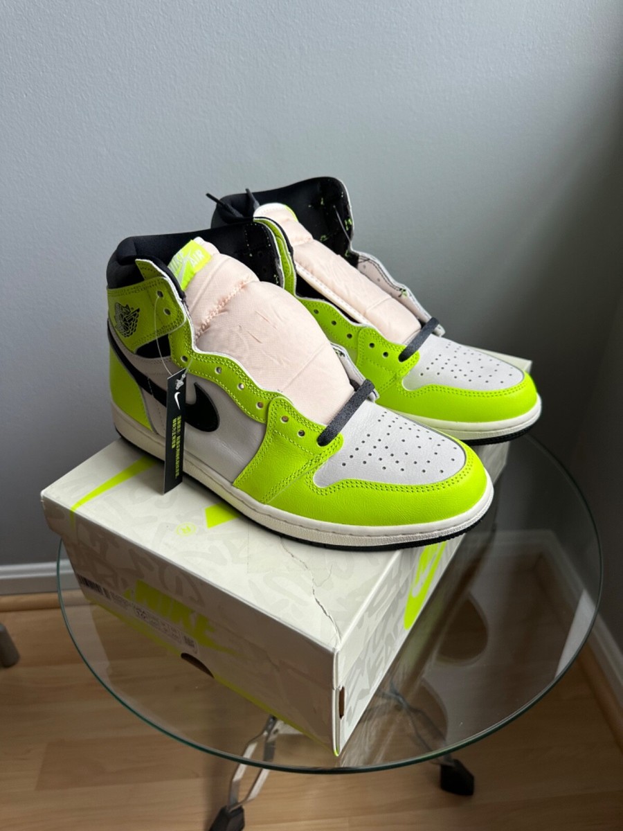 NIKE　AIR JORDAN 1 RETRO HIGH　555088-702 s-l400.jpg