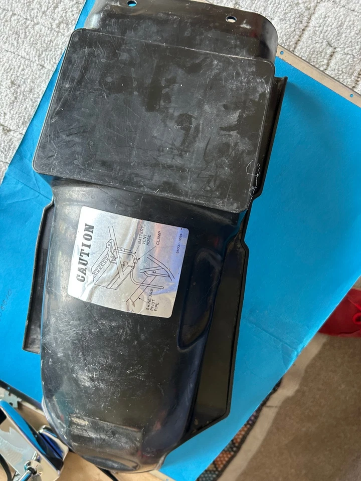 GUARDABARROS INTERIOR TRASERO KAWASAKI KZ750 LTD KZ750 KZ650 H, Foto 2 de 4