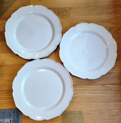 Crate & Barrel Savannah White Dinner Plates ~Set of 3~ Scalloped Rim Portugal