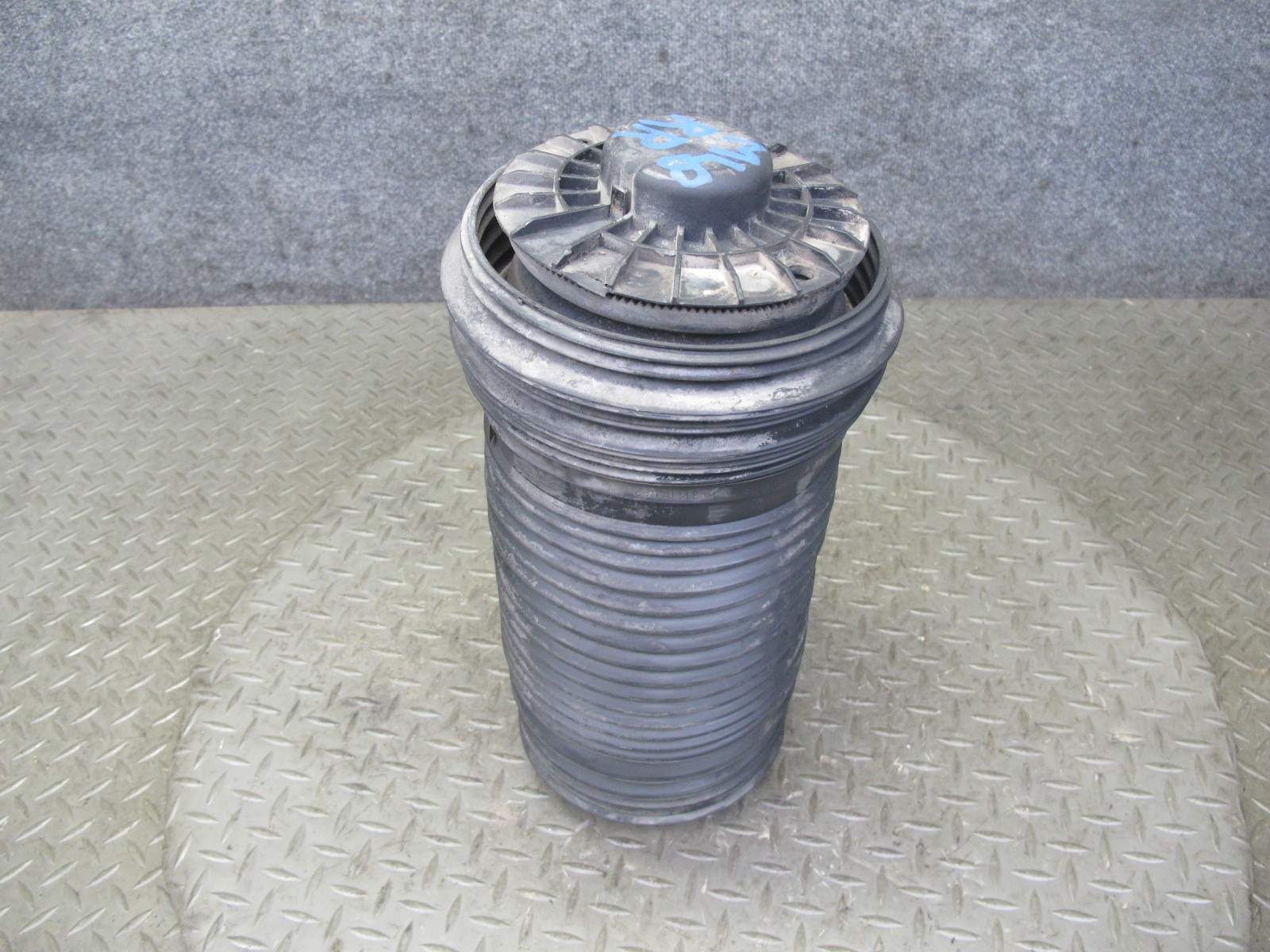 Maserati Levante 2017-2020 REAR+RIGHT Air spring
