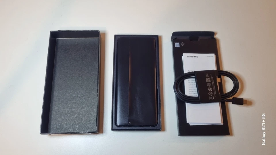 SAMSUNG Galaxy Z Flip 5  512 GB Graphite, foto 4 di 5