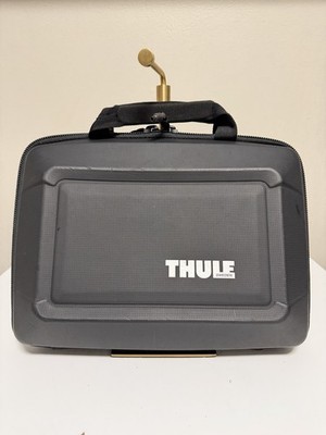 Thule Padded Zippered Bag Case Black.  13 Inches Computers