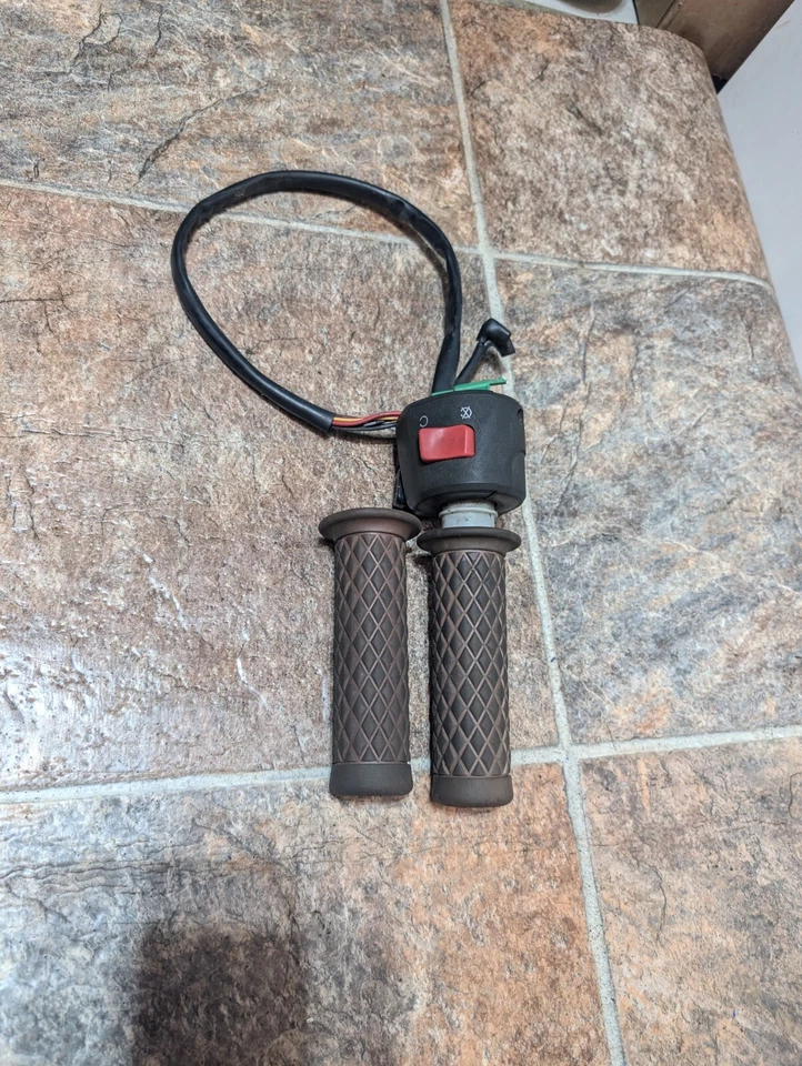 Interruptor de parada de arranque de manillar derecho EX250 EX500 500 250 ZX7R Ninja Kawasaki OEM Foto 3 de 4