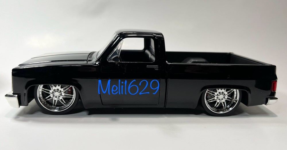 JADA 1/24 1985 Chevy C-10 Pickup Truck with Custom Black Wheels #005