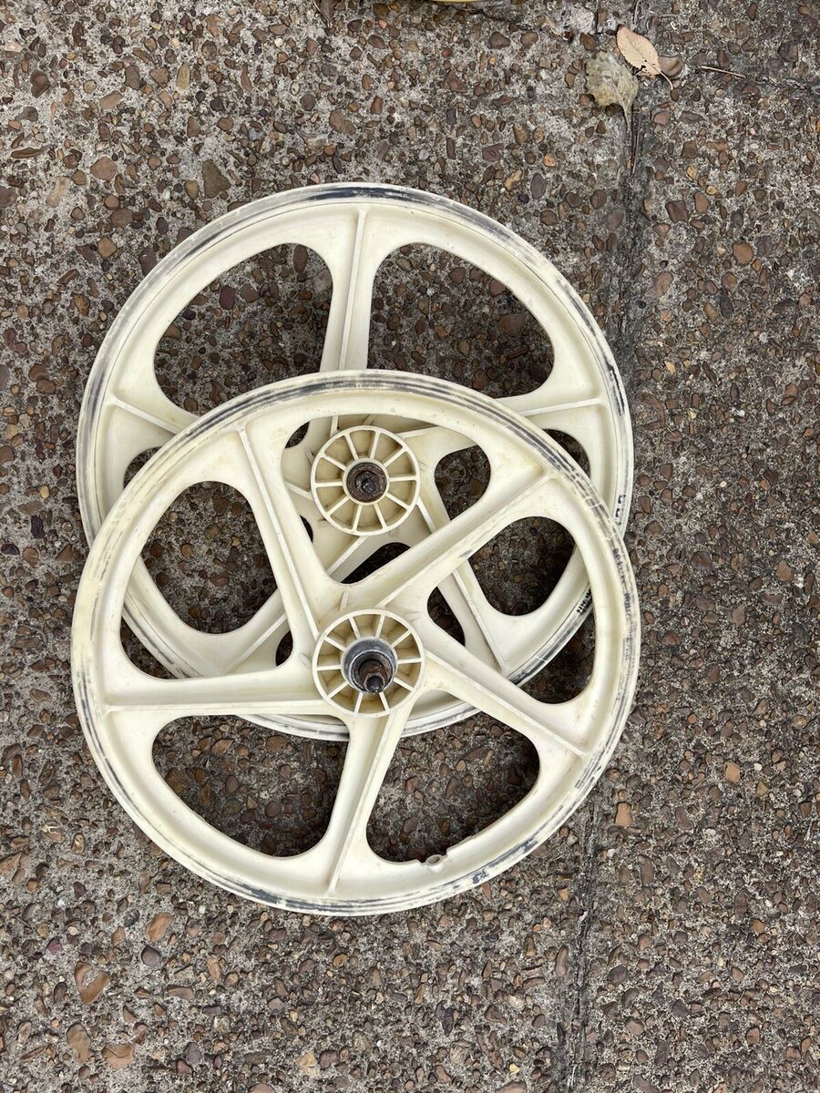 O.G.K OGK MAGS 20'' wheel set plastic vintage old school bmx O.G.K OGK MAGS 20'' wheel set plastic vintage old school bmx