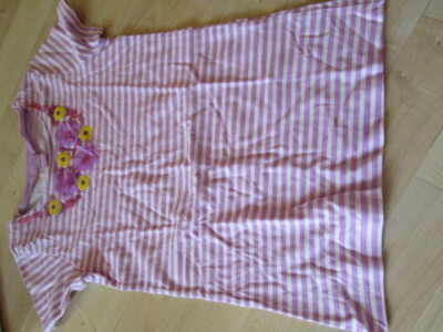 Dopodopo Shirt Gr. 128 guter Zustand, mit Blüten und Glitzer, Traumteil! flieder