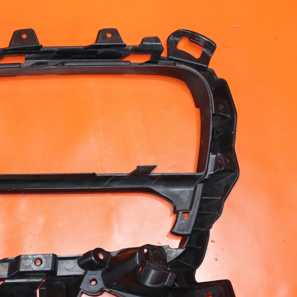 PORSCHE PANAMERA TURBO GRILLE LEFT DRIVER BRACKET 2017-2019 2020 2021 971807681A - Image 4 of 4