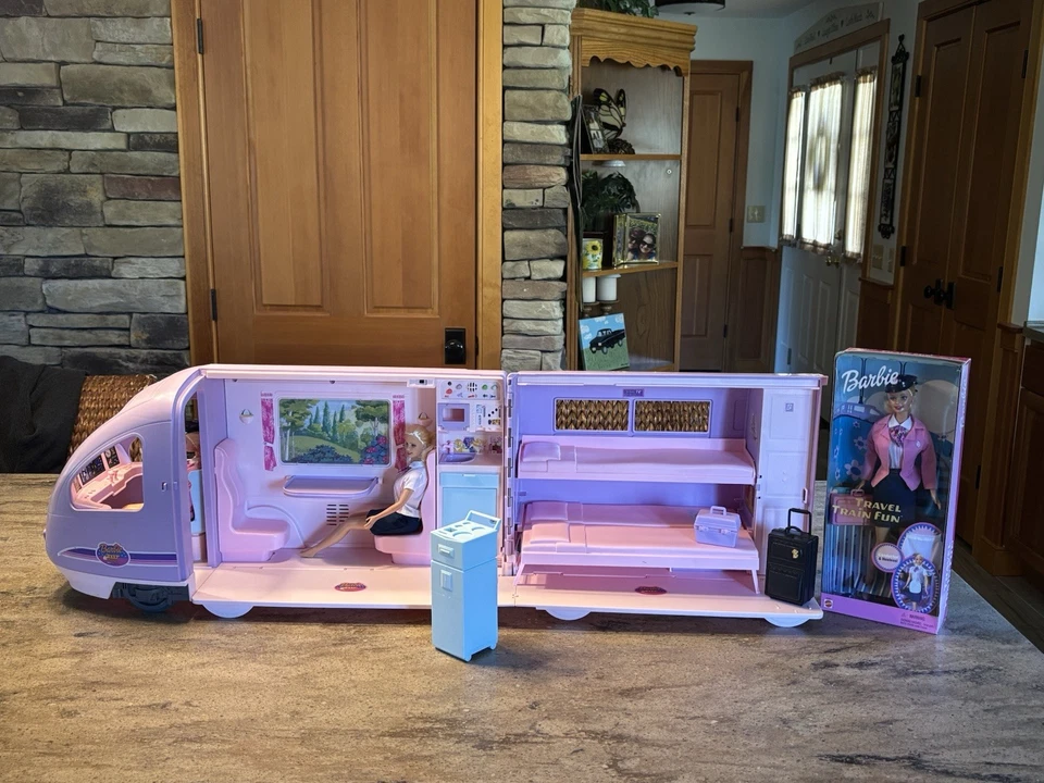 Mattel Barbie 2001 Vintage Travel Train with Real Train Sounds - Image 2 of 4