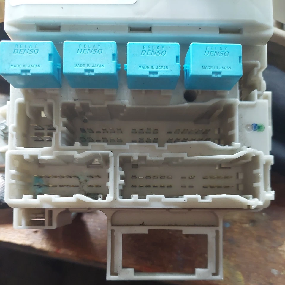 2007 TOYOTA LAND CRUISER FUSE BOX 0396 5C17 - Image 4 of 4