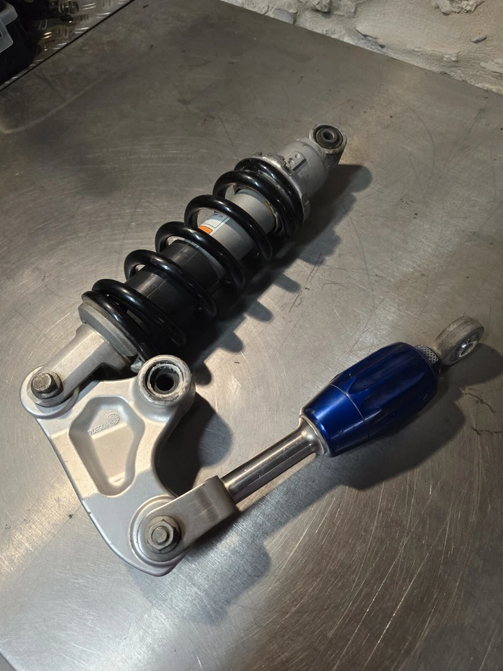 GRUPPO AMMORTIZZATORE POSTERIORE COMPLETO GILERA NEXUS 500 - Imagen 4 de 4