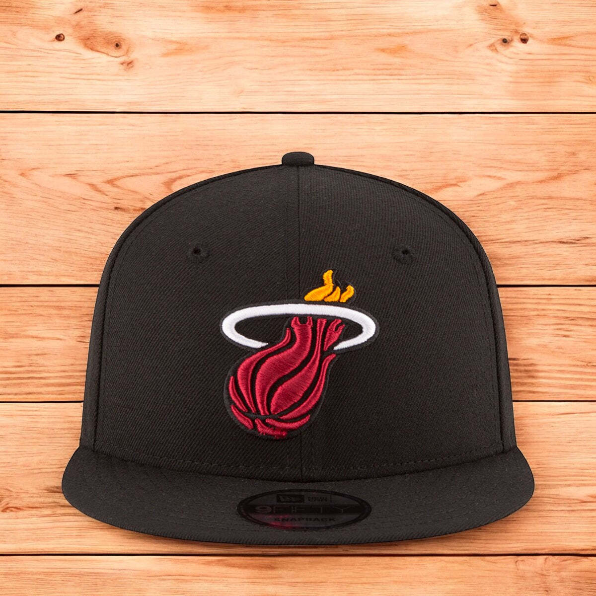 [70556872] Мужская КЕПКА КОМАНДНОГО ЦВЕТА New Era NBA 950 - MIAMI HEAT