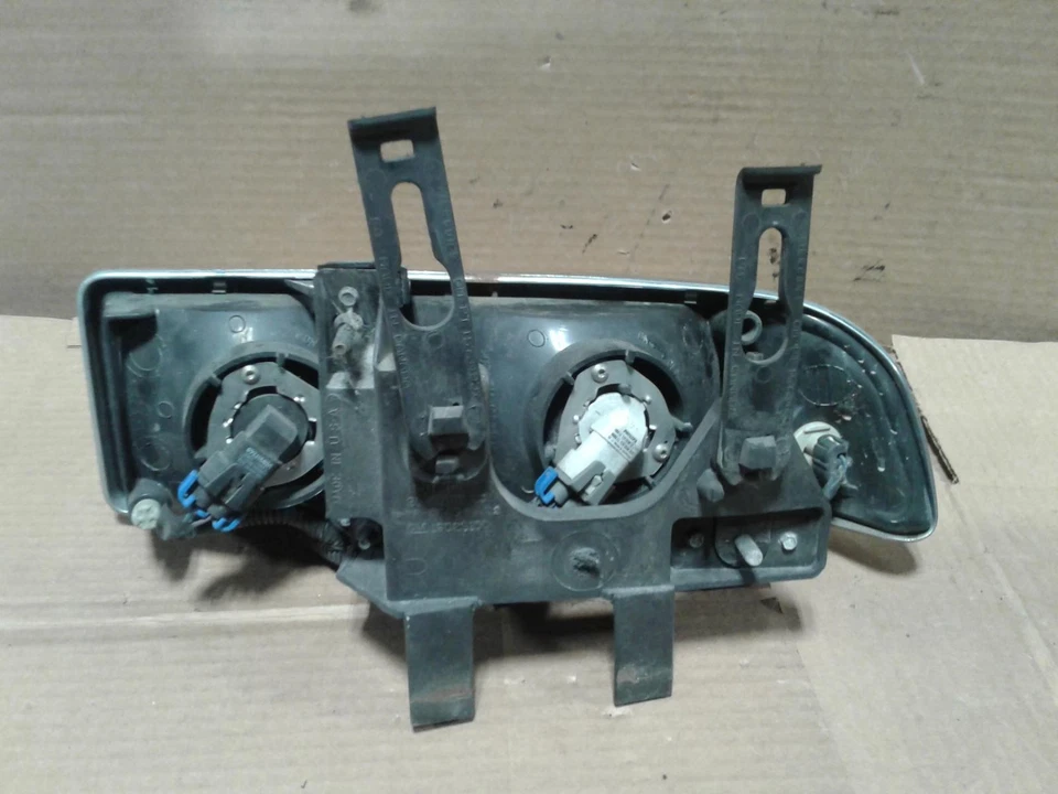 Conjunto de faros derechos usados se adapta a: Chevrolet S10/s15/Sonoma Chevrolet Right 2001 Foto 3 de 4