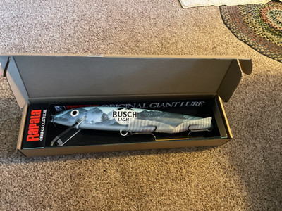 RAPALA GIANT LURE BUSCH LIGHT NOSIOB RARE AND STORE DISPLAY NEVER USED