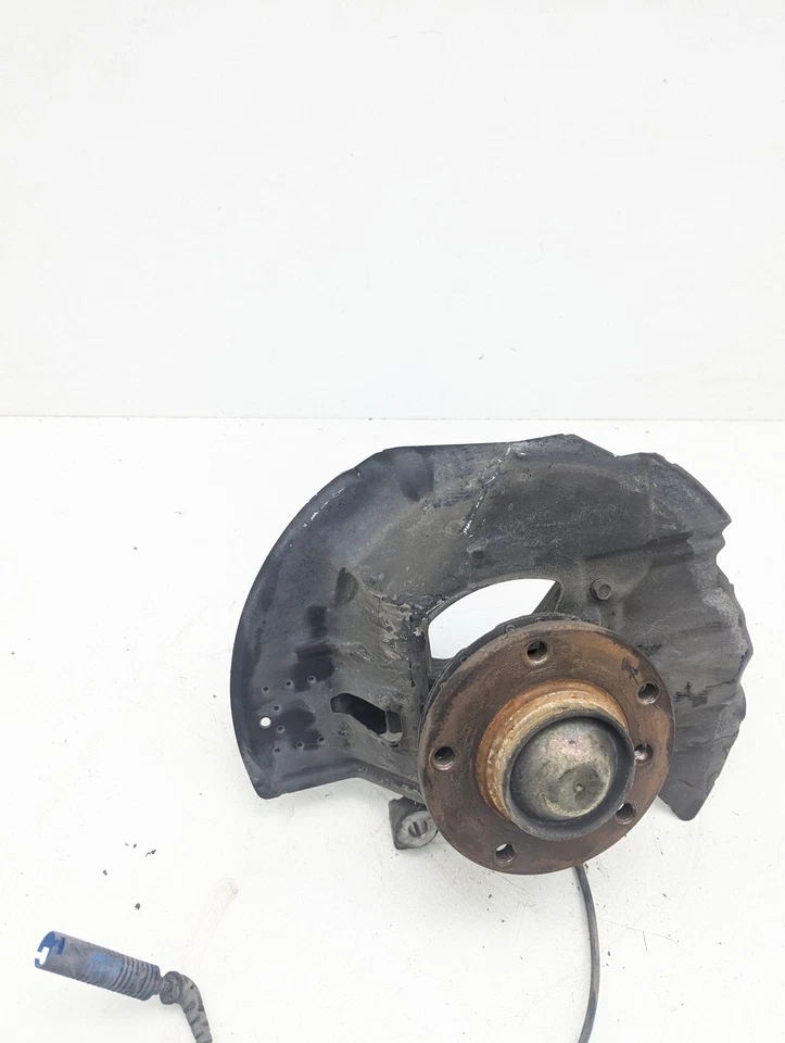 2002-2005 BMW 330ci 325ci 325i 330i E46 RWD Front Right Knuckle Hub - Image 2 of 4