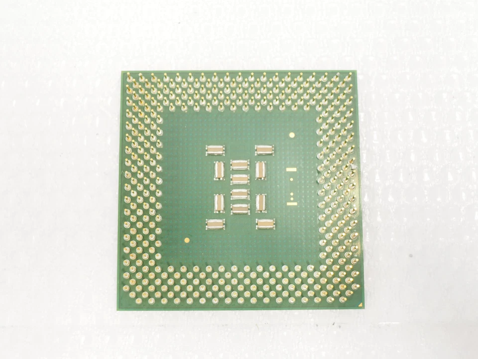INTEL Celeron 700/ 128KB/ 66MHz/ 1.65V Socket 370 SL48F CPU - Image 3 of 4