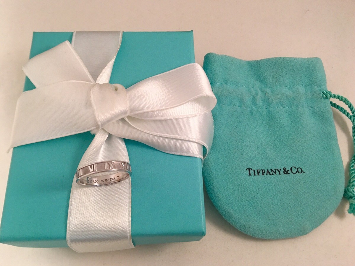Tiffany & Co 18K White Gold Atlas Roman Numerals Band Ring. Size 6 