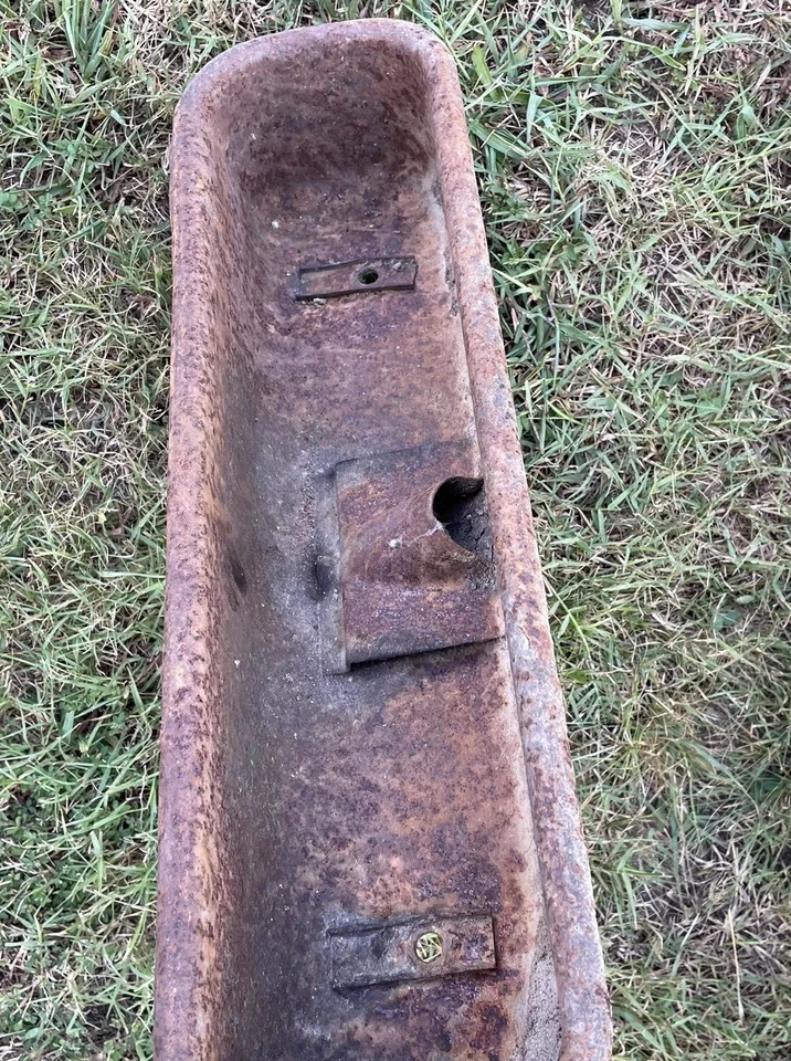 Farmall Super C IH Tractor ORIGINAL IH engine motor valve cover w/ topper cap - Image 4 of 4