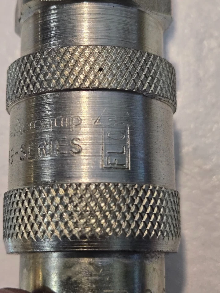 Aeroquip FD49 Series 2929 3/8" Quick Disconnect Hydraulic Valve 1/2" FNPT Ends - Image 4 of 4